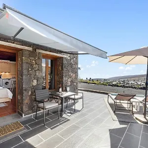 https://finca-la-molina-lanzarote.in-canary-islands.com